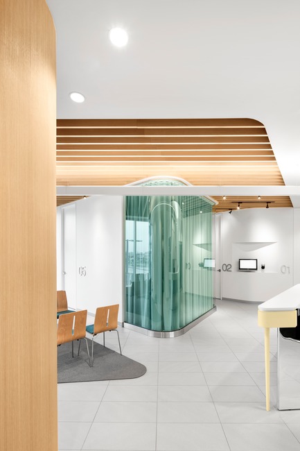 Press kit | 760-11 - Press release | Energy and form approach of circularity: from principle to the design of a space refocused on humans - Jean de Lessard, Designers Créatifs - Commercial Interior Design - Photo credit: Adrien Williams