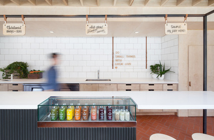 Press kit | 1845-01 - Press release | Ontario's top interior designers celebrated at the 2015 ARIDO Awards gala - Association of Registered Interior Designers of Ontario (ARIDO) - Commercial Interior Design - Village Juicery - 2015 ARIDO Award of Merit - Photo credit: Scott Norsworthy<br>