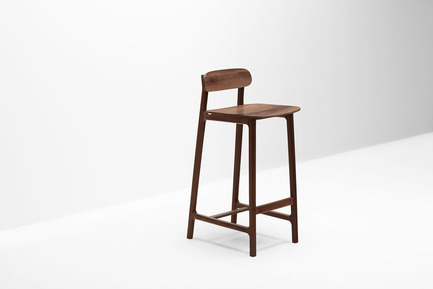 Press kit | 1539-02 - Press release | Discover H Collection 2015 - H Furniture Ltd. - Industrial Design - Kensington Bar Stool - Photo credit: Peter Guenzel