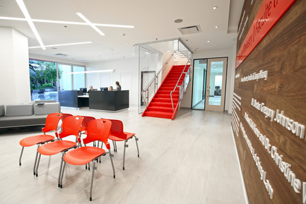 Press kit | 1152-03 - Press release | McGill University’s Faculty of Dentistry - LumiGroup - Commercial Architecture - Main reception room - Photo credit: Yoshino Aoki