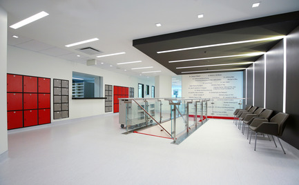 Press kit | 1152-03 - Press release | McGill University’s Faculty of Dentistry - LumiGroup - Commercial Architecture -  Secondary reception room on 2nd floor  - Photo credit: Yoshino Aoki