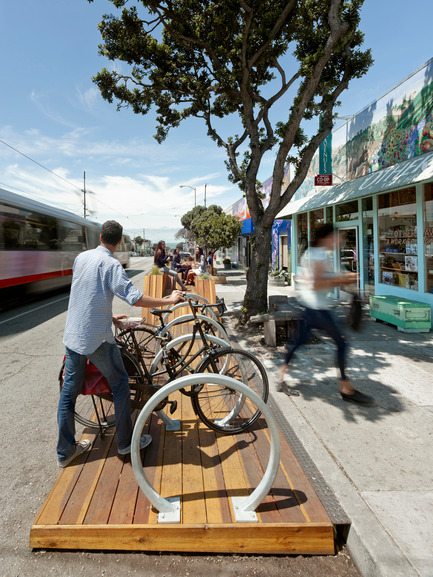 Press kit | 1562-01 - Press release | Sunset Parklet receives Special Recognition in Urban Design Award - INTERSTICE Architects - Urban Design - Photo credit: Cesar Rubio