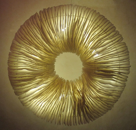 Make art objects part of your decor Press kit | 1691-01 - Press release | Make art objects part of your decor - Barda - Product - Millefeuille Iris Lamp - Photo credit: Jean Luc Mare