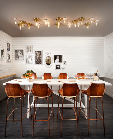 Press kit | 1048-08 - Press release | Reinventing the beauty salon experience with Her Majesty’s Pleasure - +tongtong - Commercial Interior Design - The makeup lounge – which can be used to collect oneself after a treatment or booked for private functions – is articulated from the rest of the space as a wood cabin. - Photo credit: Lisa Petrole