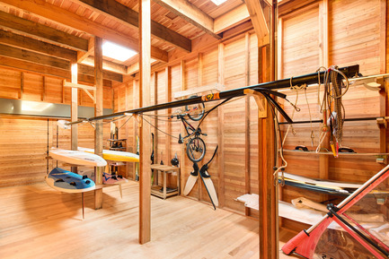 Press kit | 1600-01 - Press release | A Modern Boathouse in a Canadian Landscape - Weiss Architecture & Urbanism Limited - Residential Architecture - Interior view of Equipment Storage Area - Photo credit: Arnaud Marthouret