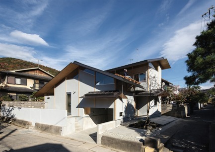 Recognises Asia’s Design Excellence & Honours Outstanding Design Giants – DFA Awards 2014 Press kit | 1173-03 - Press release | Recognises Asia’s Design Excellence & Honours Outstanding Design Giants - DFA Awards 2014 - Hong Kong Design Centre (HKDC) - Competition - Design for Asia Awards-Gold AwardProject Name: Eaves Around HouseWinning company: y+M design office Co.Country/Region: Japan - Photo credit: Yohei Sasakura/sasa no kurasya