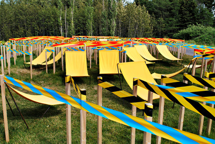 Press kit | 837-10 - Press release | The 16th International Garden Festival at Les Jardins de Métis / Reford Gardens will BUZZ in 2015! - International Garden Festival / Reford Gardens - Landscape Architecture -  LINE GARDEN<br>by Julia Jamrozik & Coryn Kempster<br>Brantford (Ontario) Canada and Bale, Switzerland<br><br>This contemporary labyrinth created from security tapes closely ordered in the natural environment provides new erspectives on the environment when visitors enter and inhabit the space.<br><br>www.kempsterstudio.com    - Photo credit: Sylvain Legris