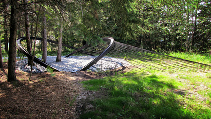 Press kit | 837-10 - Press release | The 16th International Garden Festival at Les Jardins de Métis / Reford Gardens will BUZZ in 2015! - International Garden Festival / Reford Gardens - Landscape Architecture - EDGE EFFECT<br>by Snøhetta [Claire Fellman, Nick Koster, Karli Molter, Misako Murata, Maura Rockcastle]  & Knippers Helbig [Hauke Junjohann, Guillaume Evain]<br>New York, United States & Oslo, Norway <br><br>The threshold between forest and meadow produces a unique and overlooked environment. Encapsulated and meshed together, two distinct spaces allow the edge to become the center.<br><br>www.snohetta.com, www.knippershelbig.com   - Photo credit: Sylvain Legris