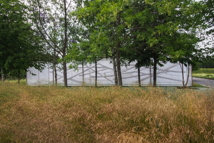 Press kit | 837-10 - Press release | The 16th International Garden Festival at Les Jardins de Métis / Reford Gardens will BUZZ in 2015! - International Garden Festival / Reford Gardens - Landscape Architecture - DEAD GARDEN II<br>by Carlos M. Teixeira<br>Belo Horizonte, Brazil<br><br>Departing from an inexorable phenomenon - every life is a foretold failure, Dead Garden II is a garden made of fallen trees and employs dead organic matter as something that can trigger another life.<br><br>www.vazio.com.br   - Photo credit: Louise Tanguay