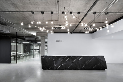 Press kit | 1081-02 - Press release | SSENSE - Humà design + architecture - Commercial Interior Design - Photo credit: Adrien Williams