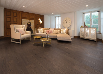 Press kit | 1639-06 - Press release | Spotlight on New Colours, Character and Lengths for 2017 at Mirage Floors - Mirage Hardwood Floors - Product - Red Oak Nightfall, Light Character, Flair Collection - Photo credit: Mirage Hardwood Floors