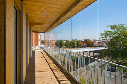 Press kit | 942-02 - Press release | Virtuous (re)cycle. A new secondary school in Le Bourget - Hubert & Roy architectes et associés - Institutional Architecture - staff apartments' balconies<br> - Photo credit: Abbadie