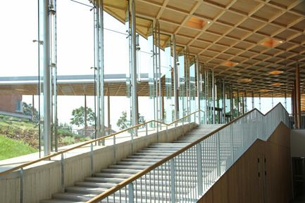 Press kit | 942-02 - Press release | Virtuous (re)cycle. A new secondary school in Le Bourget - Hubert & Roy architectes et associés - Institutional Architecture - view from the floor below, up to the main hall<br> - Photo credit: Hubert&Roy