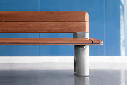 Press kit | 1133-02 - Press release | ALTO Design creates the new Équiparc DELTA street furniture collection - ALTO Design - Industrial Design - Bench with backrest - Photo credit: Adrien Williams