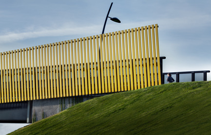 Press kit | 865-08 - Press release | Footbridge Candiac, Québec - Lemay - Urban Design - Photo credit: François Descôteaux <br>