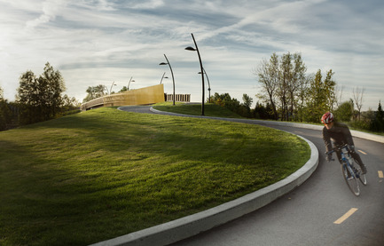 Press kit | 865-08 - Press release | Footbridge Candiac, Québec - Lemay - Urban Design - Photo credit: François Descôteaux <br>