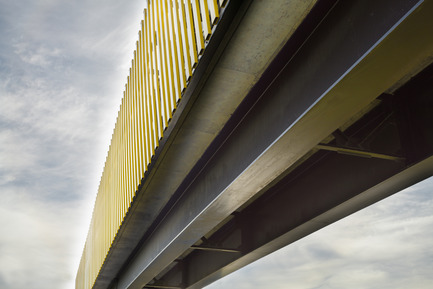 Press kit | 865-08 - Press release | Footbridge Candiac, Québec - Lemay - Urban Design - Photo credit: François Descôteaux <br>