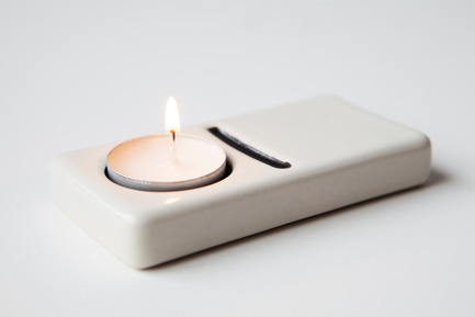 Press kit | 990-01 - Press release | JOKI Bench and DOM·I·NO Candle Holder - KAYIWA - Product -  DOM·I·NO Candle Holder (glazed)  - Photo credit:  Image courtesy of KAYIWA 