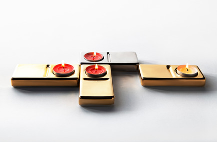 Press kit | 990-01 - Press release | JOKI Bench and DOM·I·NO Candle Holder - KAYIWA - Product - DOM·I·NO Candle Holders (gilded) - Photo credit: Image courtesy of KAYIWA