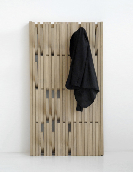 Press kit | 809-06 - Press release | 2012 AZ Awards winners - Azure Magazine - Competition - FurniturePiano Clothing Rack by Feld