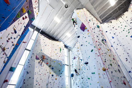 Press kit | 1117-01 - Press release | Allez-Up – Montreal’s First Rock Climbing Gym - Smith Vigeant architectes - Commercial Architecture - Photo credit: Stéphane Brugger