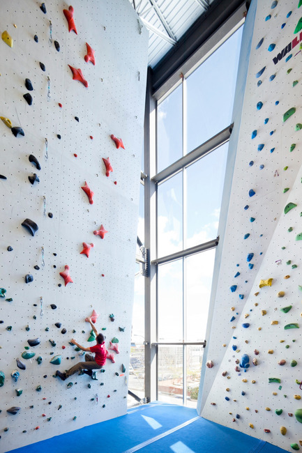 Press kit | 1117-01 - Press release | Allez-Up – Montreal’s First Rock Climbing Gym - Smith Vigeant architectes - Commercial Architecture - Photo credit: Stéphane Brugger