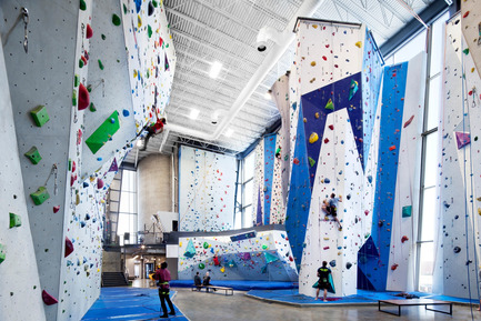 Press kit | 1117-01 - Press release | Allez-Up – Montreal’s First Rock Climbing Gym - Smith Vigeant architectes - Commercial Architecture - Photo credit: Stéphane Brugger