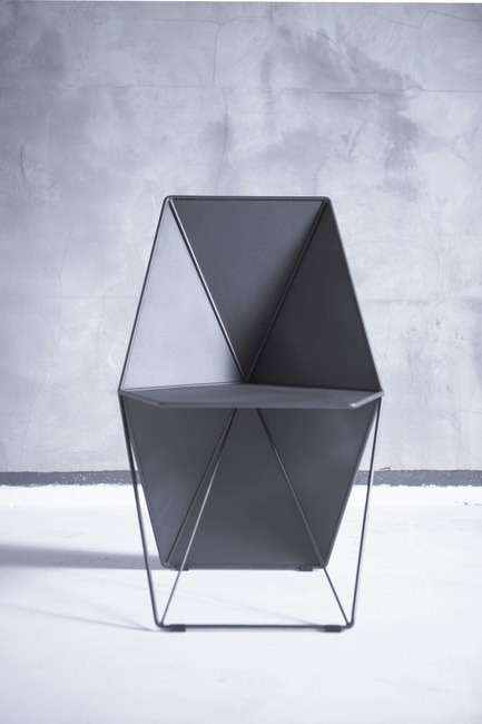 Press kit | 2204-02 - Press release | The Monumental Chair - Eray Carbajo - Product - Design by Eray Carbajo - Photo credit: Gokce Yagmur