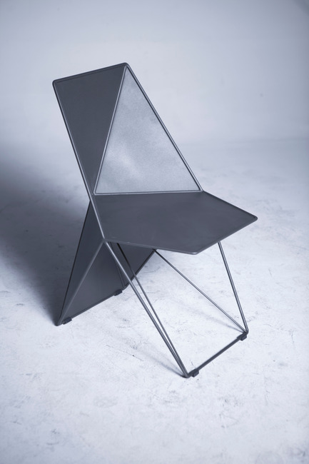 Press kit | 2204-02 - Press release | The Monumental Chair - Eray Carbajo - Product - Design by Eray Carbajo - Photo credit: Gokce Yagmur