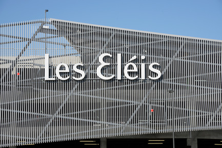 Press kit | 896-05 - Press release | Les Eléis, a shopping centre between sea and sky - Arte Charpentier Architectes & CALQ Architecture - Commercial Architecture - Photo credit: Alain Caste