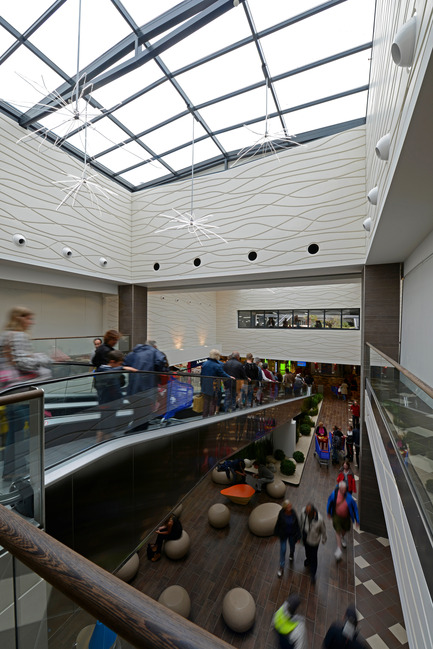 Press kit | 896-05 - Press release | Les Eléis, a shopping centre between sea and sky - Arte Charpentier Architectes & CALQ Architecture - Commercial Architecture - Photo credit: Alain Caste