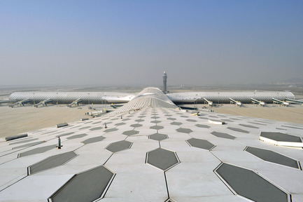 Press kit | 1109-01 - Press release | Shenzhen Bao’an International Airport - Terminal 3 opens 28 November, 2013 - Massimiliano and Doriana Fuksas - Institutional Architecture - Photo credit: Studio Fuksas