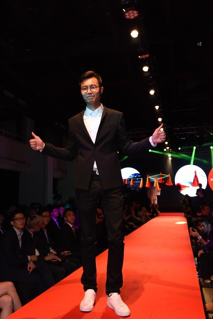 Press kit | 2188-01 - Press release | Red Dot Award: Design Concept 2016 Results - Red Dot Award: Design Concept - Industrial Design - Taiwanese designer representing Fo Guang University on the runway for Red Dot winning concept X Cones - Photo credit: Red Dot Award: Design Concept