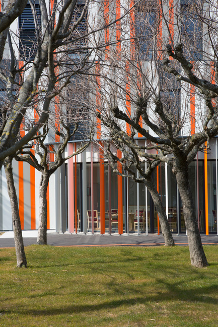 Press kit | 921-02 - Press release | New building at Albert Einstein High School in Bagnols sur Cèze - NBJ architectes - Institutional Architecture - Photo credit: Paul KOZLOWSKI