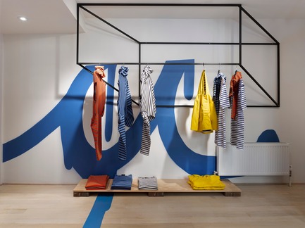 Press kit | 1048-04 - Press release | +tongtong designs fashion retail boutique Annie Aime - +tongtong - Commercial Interior Design - Photo credit: Ben Rahn/A-Frame Inc. 