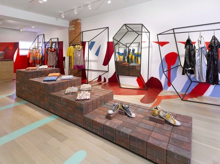 Press kit | 1048-04 - Press release | +tongtong designs fashion retail boutique Annie Aime - +tongtong - Commercial Interior Design - Photo credit: Ben Rahn/A-Frame Inc. 