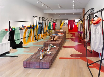 Press kit | 1048-04 - Press release | +tongtong designs fashion retail boutique Annie Aime - +tongtong - Commercial Interior Design - Photo credit: Ben Rahn/A-Frame Inc. 