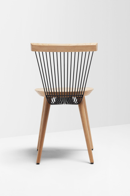 Press kit | 1539-03 - Press release | WW Chair - H Furniture Ltd. - Industrial Design - WW Chair <br>Wood: oak - Photo credit: Peter Guenzel