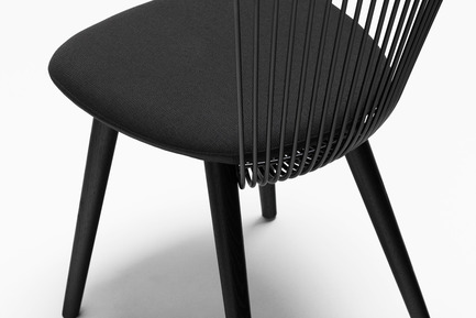 Press kit | 1539-03 - Press release | WW Chair - H Furniture Ltd. - Industrial Design -  WW Chair <br>Wood: oak, stained black. Upholstery: black fabric    - Photo credit: Peter Guenzel