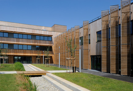 Press kit | 896-03 - Press release | Delivery of the Véolia environnement Centre-Est training Campus - Arte Charpentier Architectes - Institutional Architecture - Photo credit: Geraldine Bruneel