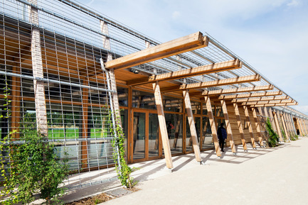 Press kit | 1011-01 - Press release | « LE GRAND STADE » - Joly Loiret - Commercial Architecture - Photo credit: M. Denance Photographe