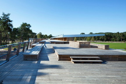 Press kit | 1011-01 - Press release | « LE GRAND STADE » - Joly Loiret - Commercial Architecture - Photo credit: M. Denance Photographe