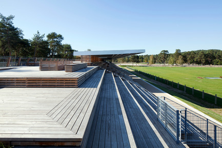 Press kit | 1011-01 - Press release | « LE GRAND STADE » - Joly Loiret - Commercial Architecture - Photo credit: F. Delangle Photographe