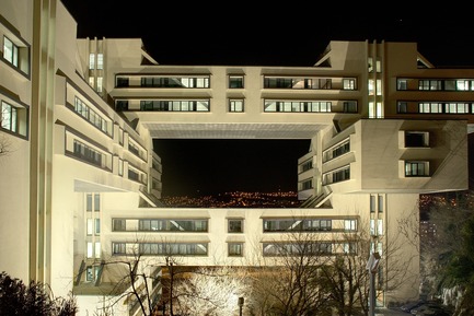 Press kit | 964-01 - Press release | New headquarter of Bank of Georgia: Illuminated translucent concrete for interior design - LUCEM GmbH - Lighting Design - Photo credit: Lucem GmbH