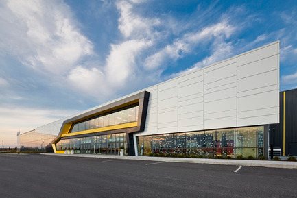 Press kit | 886-01 - Press release | Design of the exhibition center of Sherbrooke - CCM² - Côté Chabot Morel architectes - Commercial Architecture - Photo credit: Stéphane Groleau - stephanegroleau.com