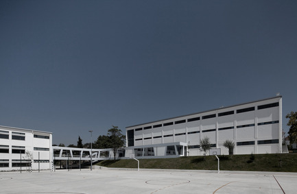 Press kit | 981-01 - Press release | Rafael Bordalo Pinheiro Secondary School - SousaSantos - Institutional Architecture - Photo credit: João Morgado