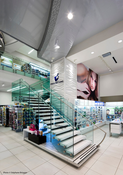 Press kit | 794-01 - Press release | New Jean Coutu Pharmacy - Chagall Design - Commercial Interior Design - Photo credit: Stéphane Brügger