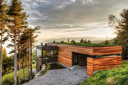 Press kit | 880-01 - Press release | Malbaie V «  Le Phare » - MU Architecture - Residential Architecture - Photo credit: Ulysse Lemerise Bouchard (YUL Photo)