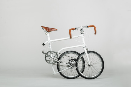 Press kit | 1833-01 - Press release | The first urban compact bike - VELLO bike - Industrial Design - VELLO Speedster - fully folded - Photo credit: V.Kutinkov