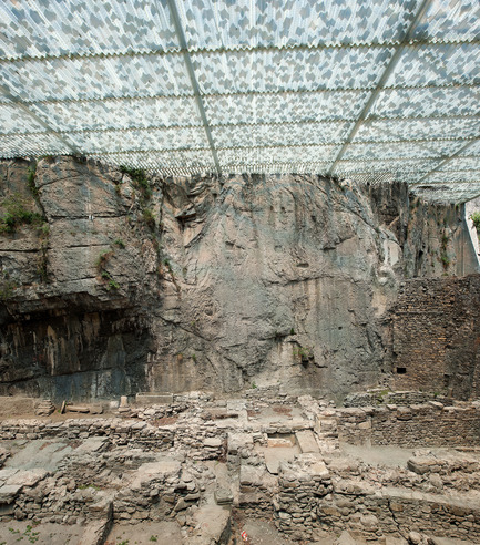 Press kit | 925-01 - Press release | Coverage of archaeological ruins of the abbey of St. Maurice - savioz fabrizzi architectes - Institutional Architecture - PHOTOGRAPHS ARE NOT ROYALTY FREE, PLEASE CONTACT THE PHOTOGRAPHER TO NEGOTIATE USE FOR PUBLICATION:M.Thomas Jantscher thomas@jantscher.ch   Tel.: 00 41 79 341 48 10  - Photo credit: Thomas Jantscher